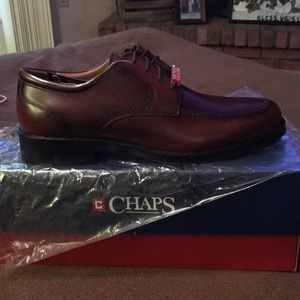 Men’s dress shoes in brown